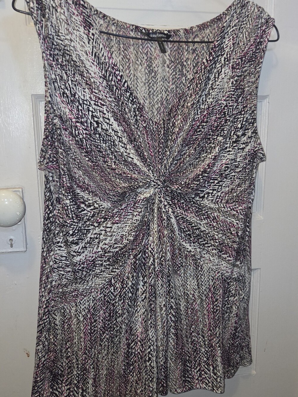 Daisy Fuentes Sleeveless Twist-Front Tank in Black, White & Pink Accents